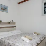 펜션 Family Friendly House With A Swimming Pool Burnji, - 21068 *