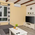 Family Friendly House With A Swimming Pool Burnji, - 21068 펜션