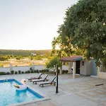 펜션 Family Friendly House With A Swimming Pool Burnji, - 21068 프리모스턴