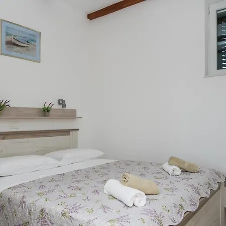 Holiday home Family Friendly House With A Swimming Pool Burnji, - 21068 *