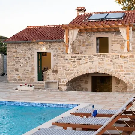 Family Friendly House With A Swimming Pool Burnji, - 21068 Holiday home *