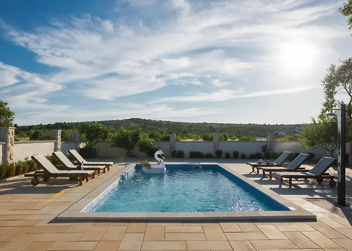 Family Friendly House With A Swimming Pool Burnji, - 21068 *