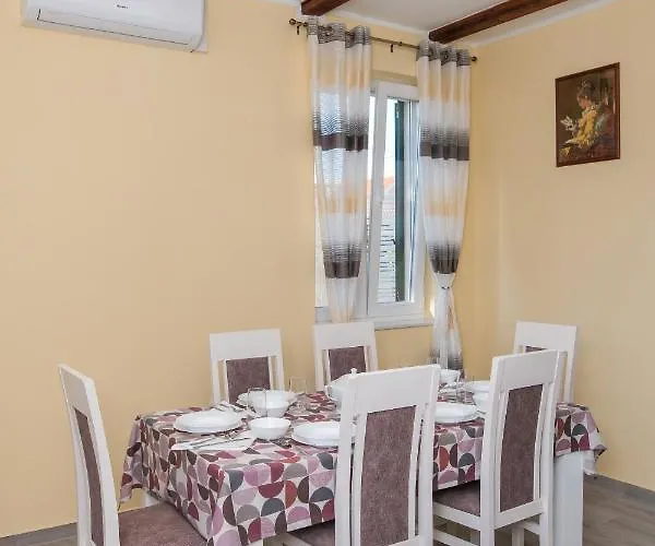 Сasa de vacaciones Family Friendly House With A Swimming Pool Burnji, - 21068 Primošten