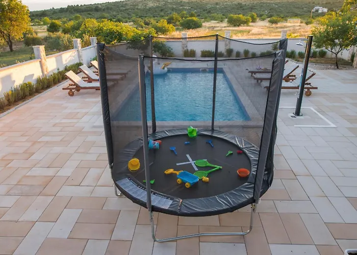 Family Friendly House With A Swimming Pool Burnji, - 21068 Сasa de vacaciones